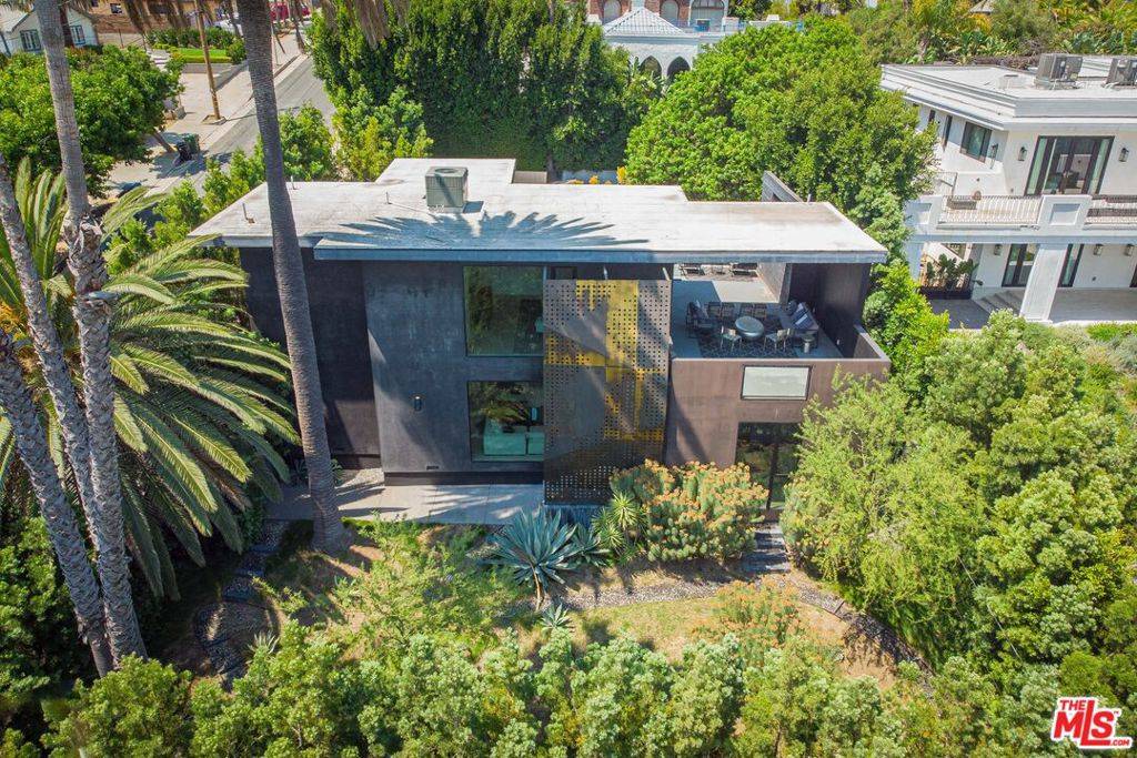Los Angeles, CA 90046,7431 Franklin AVE