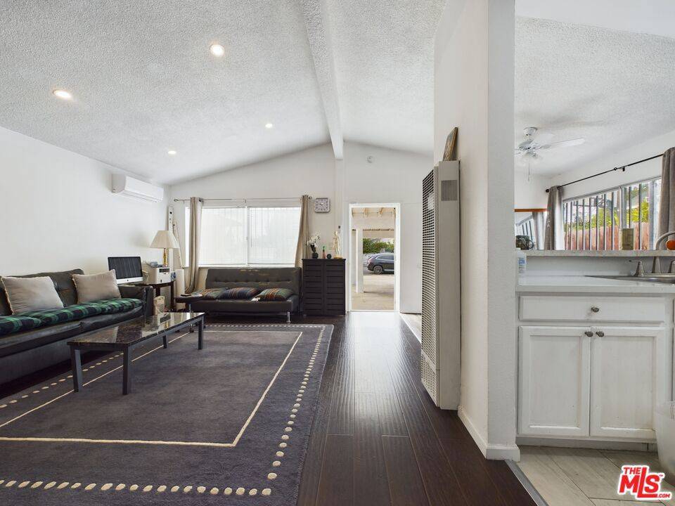 Los Angeles, CA 90011,3622 Griffith AVE