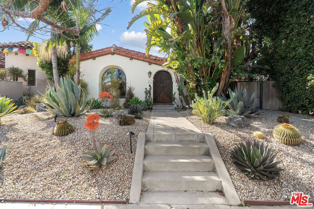 Los Angeles, CA 90036,171 N Vista ST