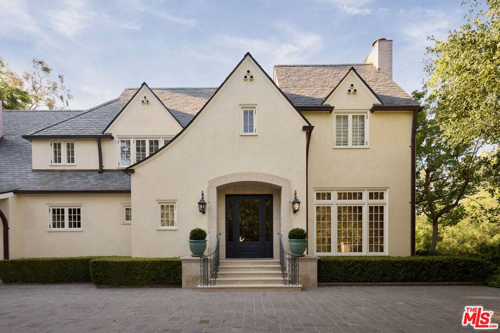 Los Angeles, CA 90024,10301 Strathmore DR