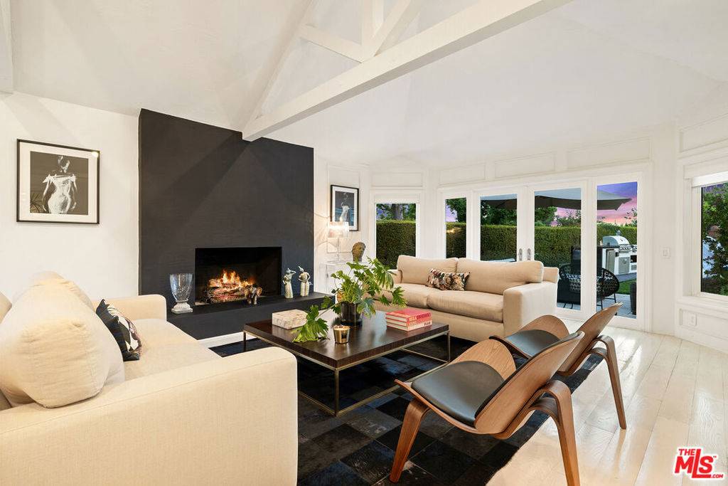 Beverly Hills, CA 90210,3063 Deep Canyon DR