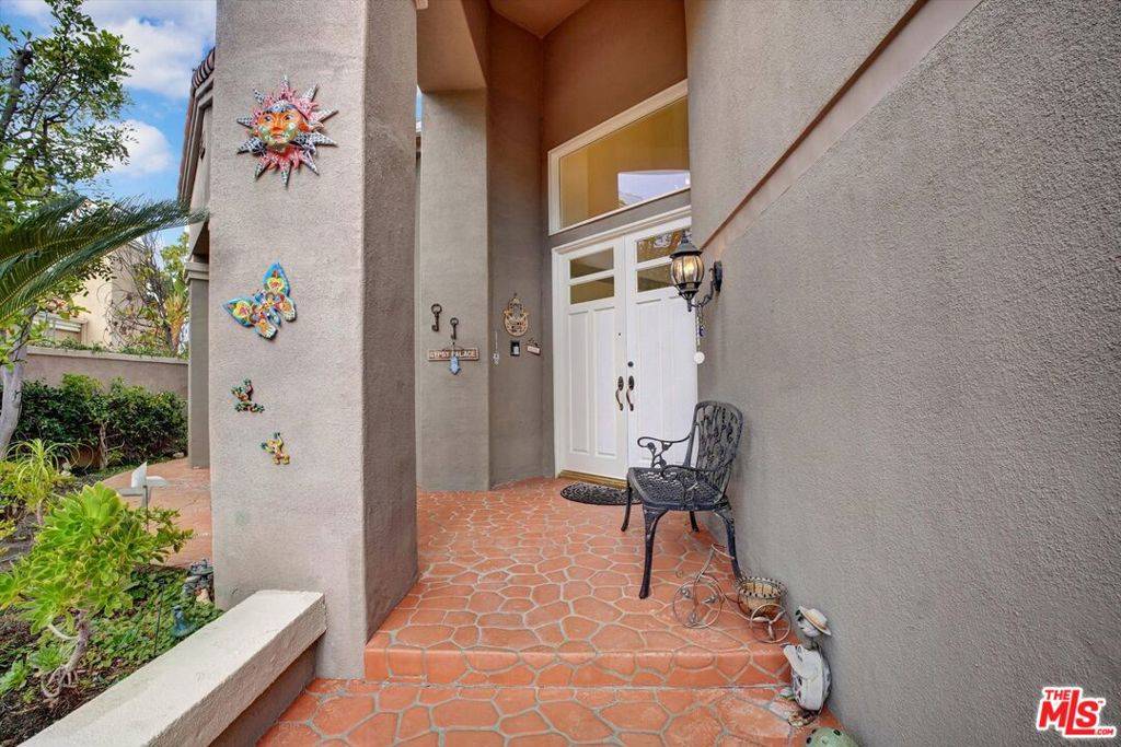 Calabasas, CA 91302,24823 Alexandra CT