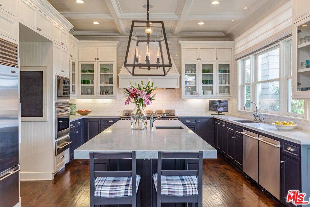 1149 Amalfi DR Pacific Palisades, CA 90272