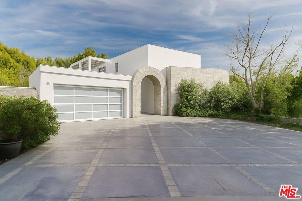 Los Angeles, CA 90077,1111 Bel Air PL