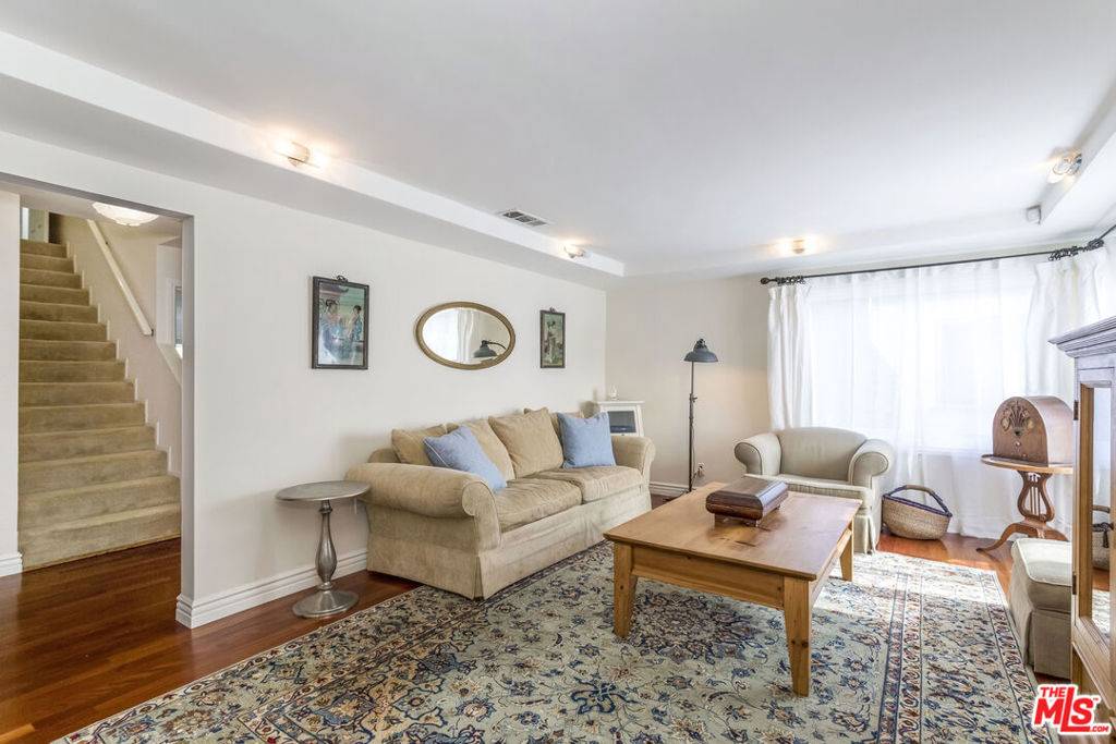 Los Angeles, CA 90066,3734 Wade ST
