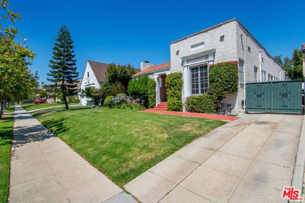 Los Angeles, CA 90036,450 S Mansfield AVE