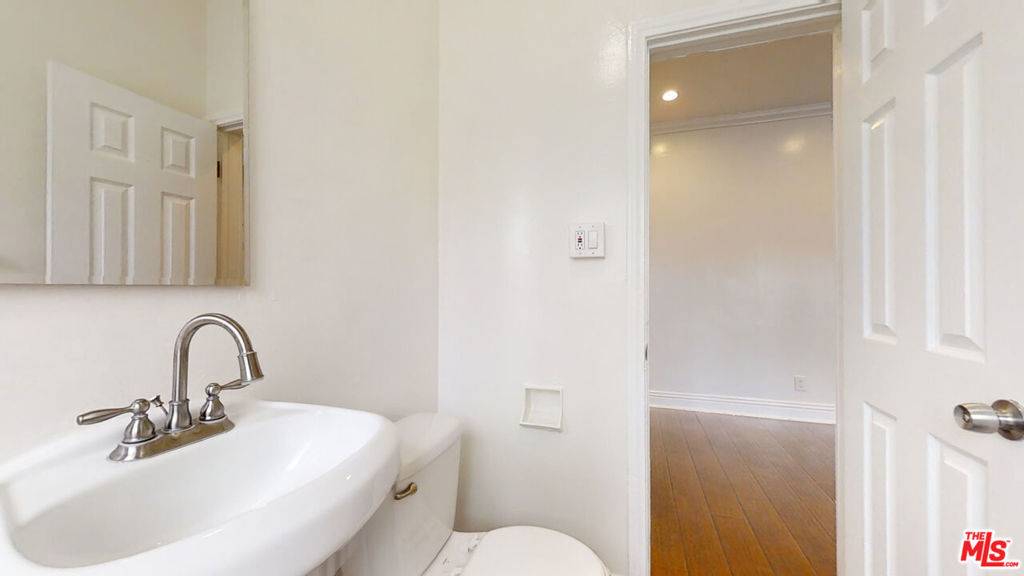 Los Angeles, CA 90005,738 New Hampshire AVE #503