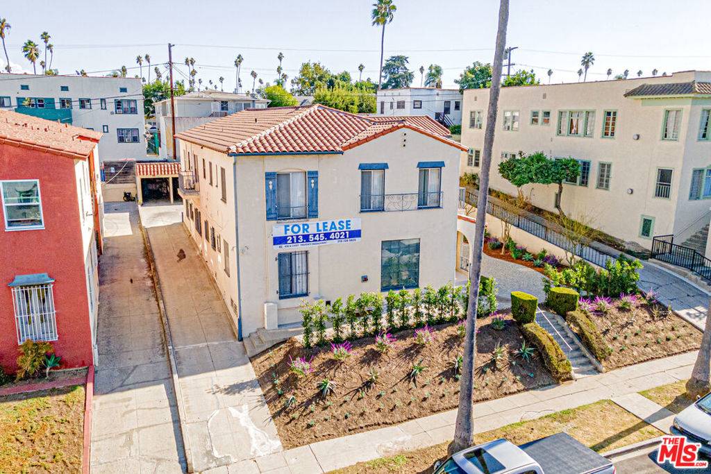 Los Angeles, CA 90019,1152 S Bronson AVE
