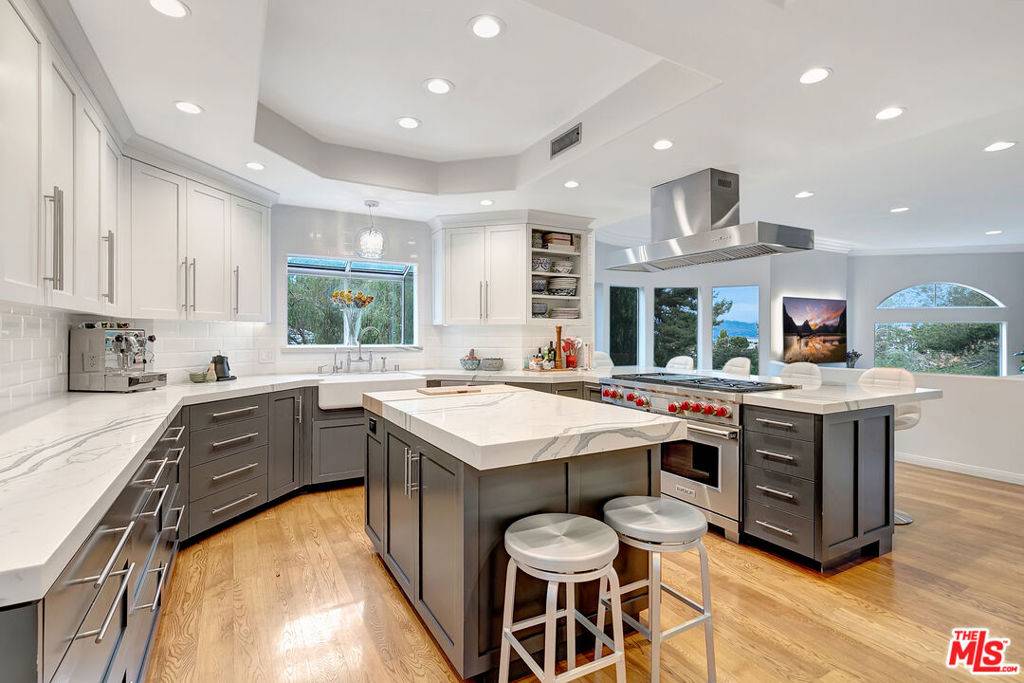 Woodland Hills, CA 91364,4102 Cachalote ST