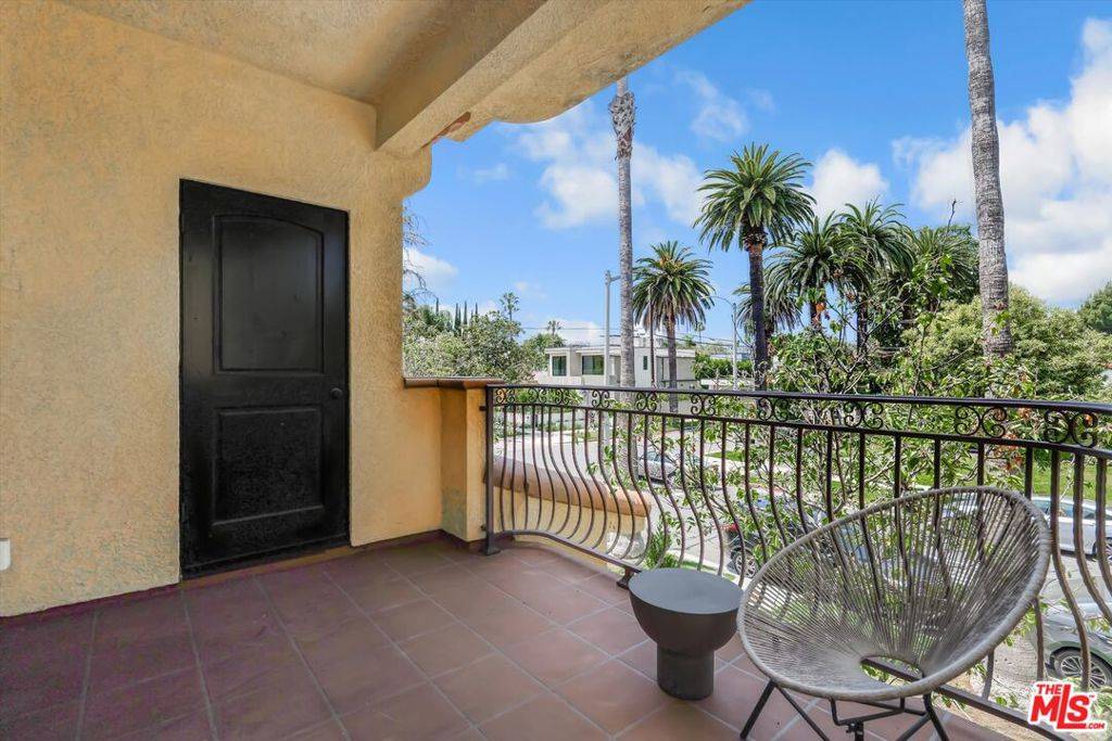 West Hollywood, CA 90048,500 N Orlando AVE #102