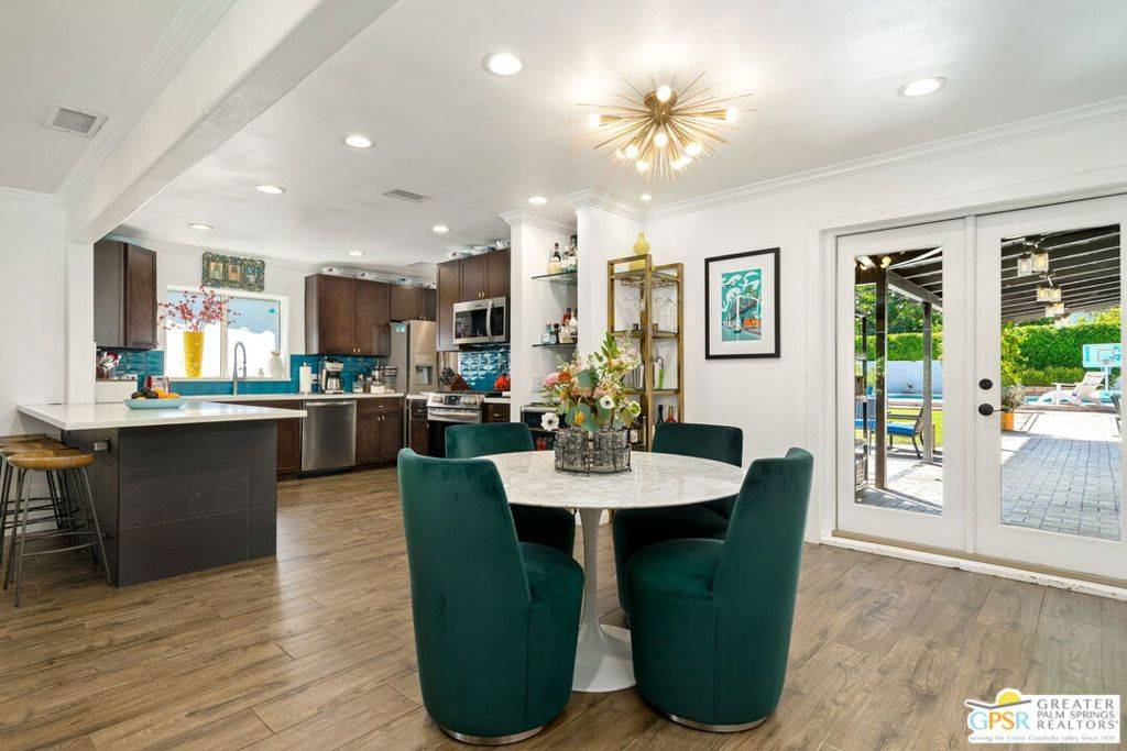 Palm Springs, CA 92264,1861 S Palm Canyon DR