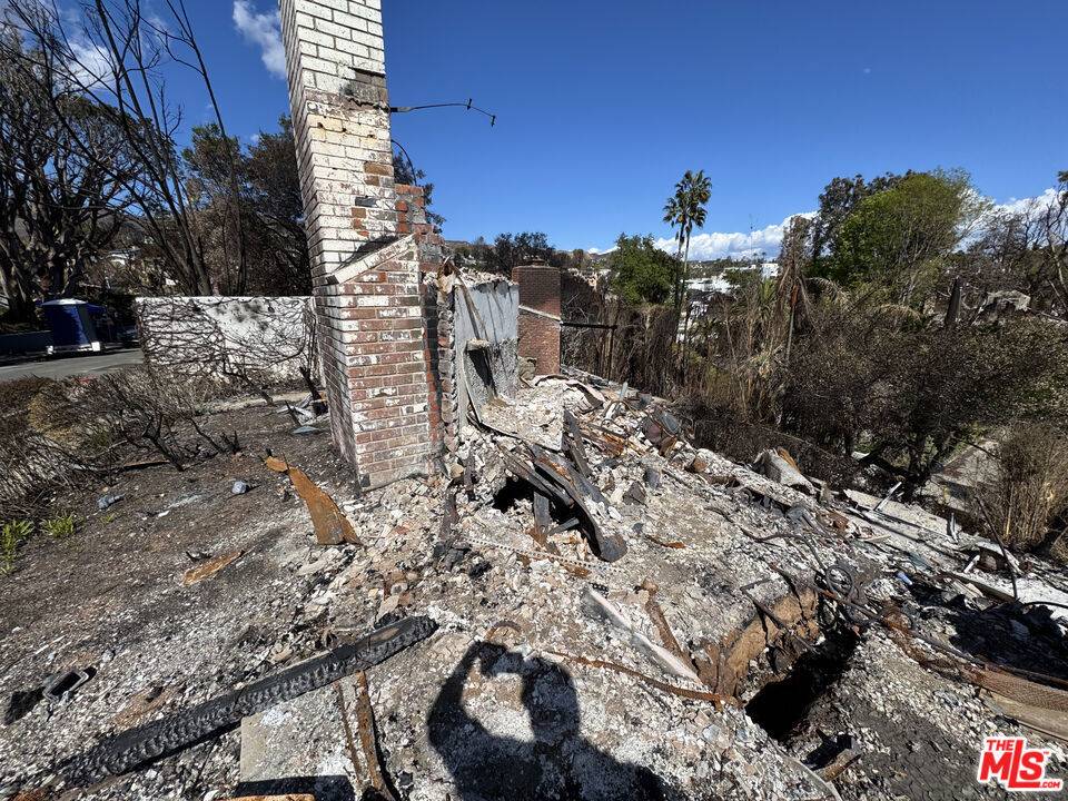 Pacific Palisades, CA 90272,674 Palmera AVE