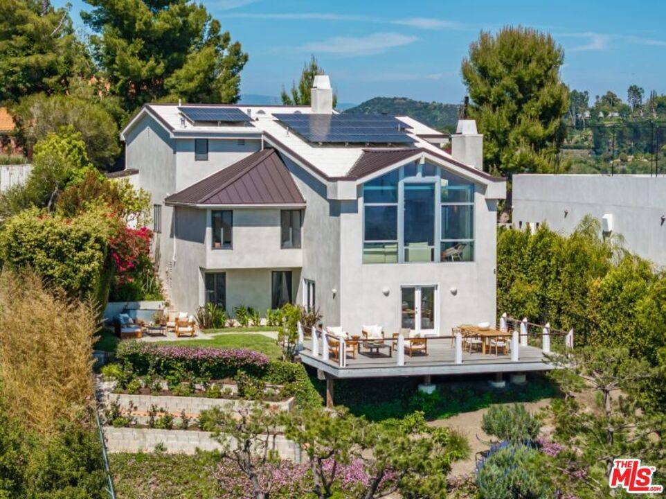 Los Angeles, CA 90077,1063 Stradella RD