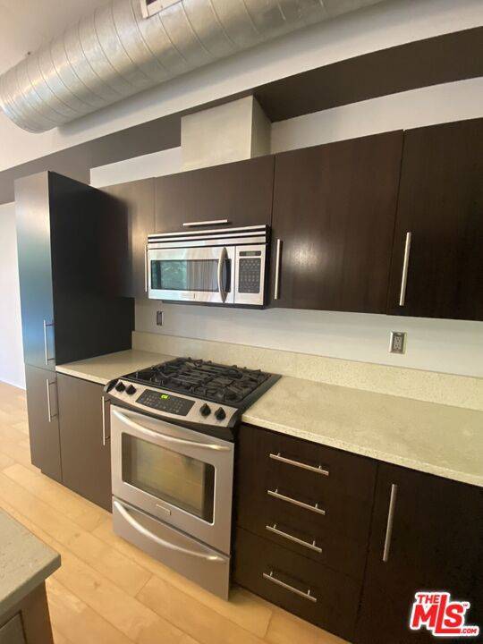 Los Angeles, CA 90015,1100 S Hope ST #507