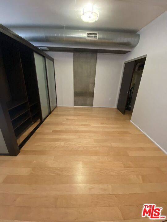 Los Angeles, CA 90015,1100 S Hope ST #507