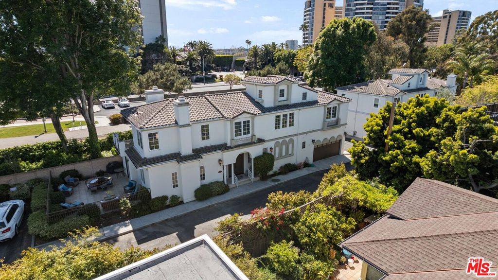Marina Del Rey, CA 90292,912 Harbor Crossing LN
