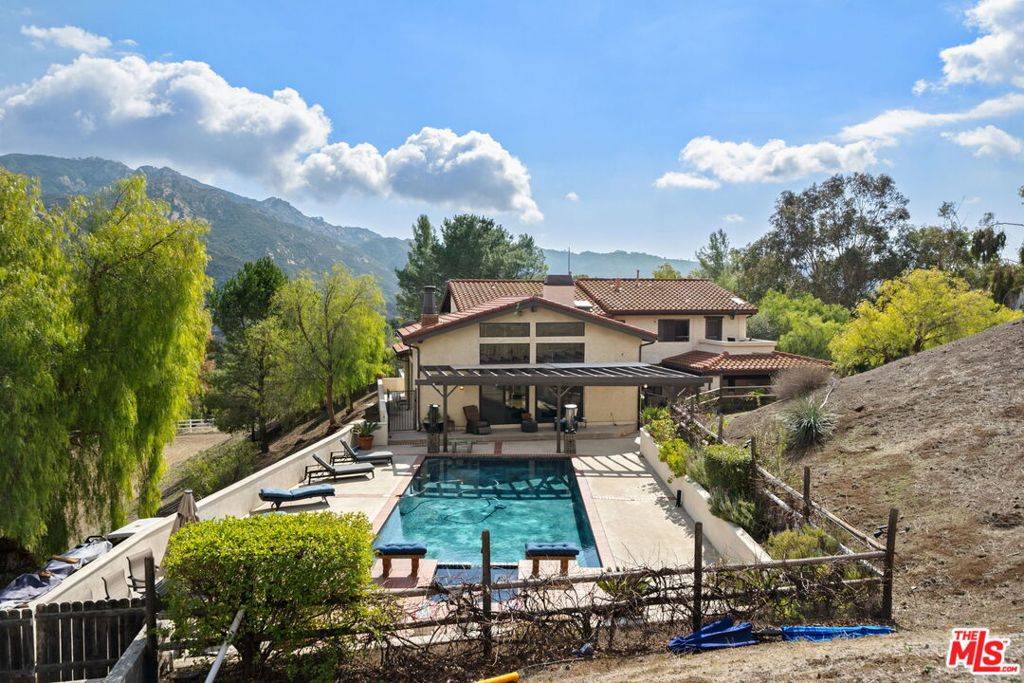 Calabasas, CA 91302,25615 Mulholland HWY