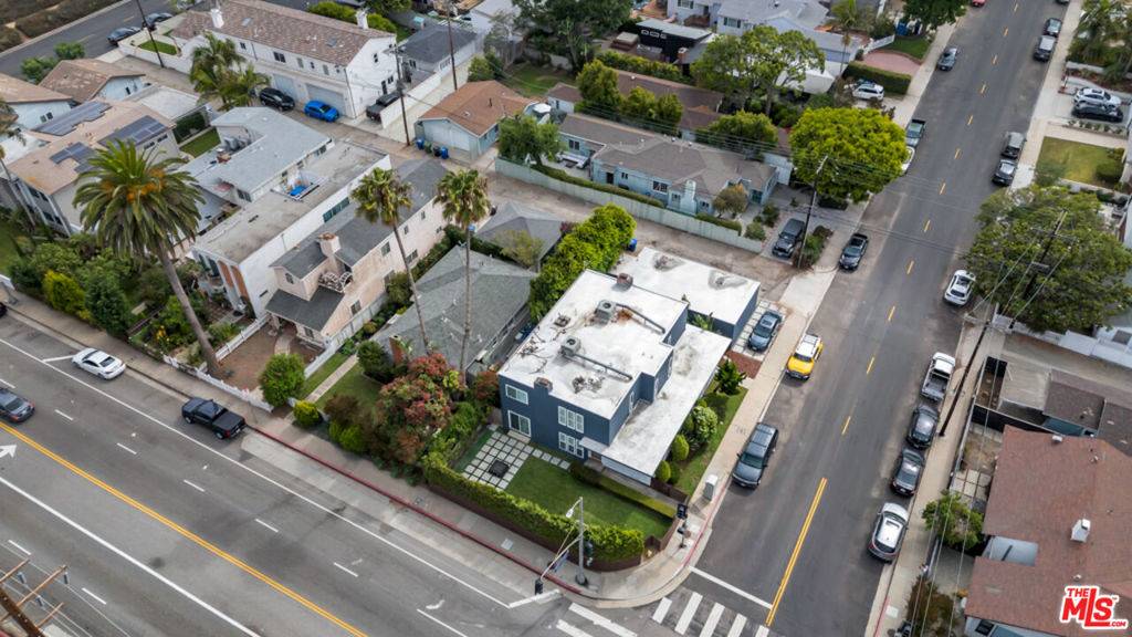 Playa Del Rey, CA 90293,442 Manitoba ST