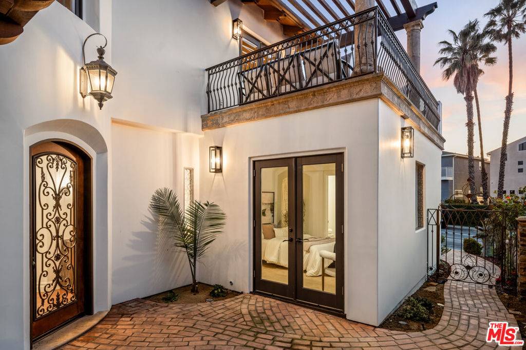 Playa Del Rey, CA 90293,7320 Trask AVE