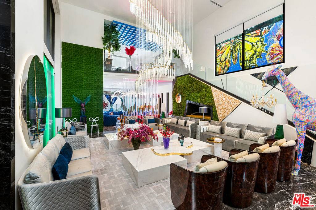 9818 Hythe CT Beverly Hills, CA 90210