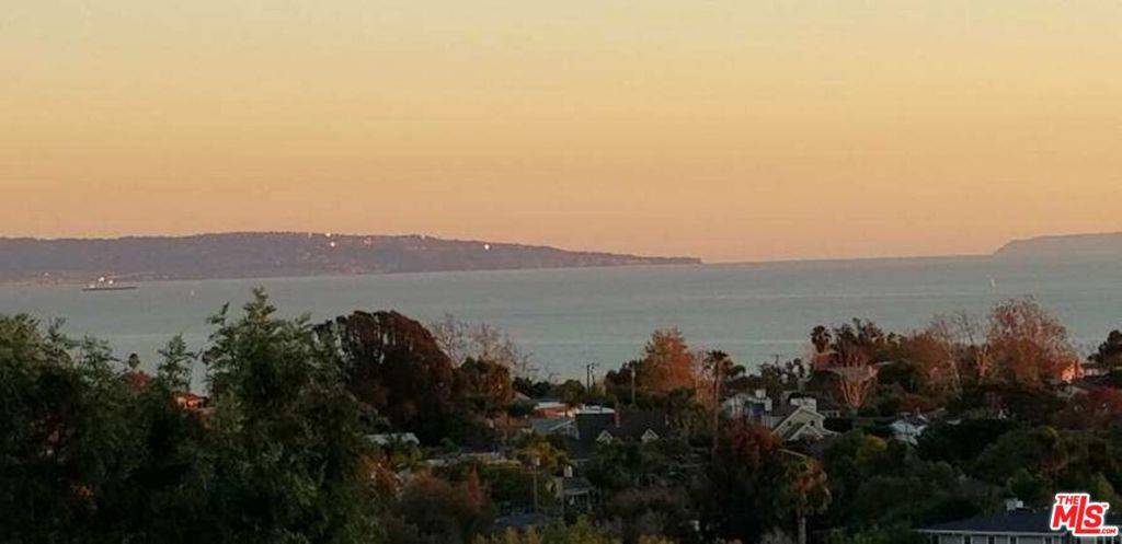 Pacific Palisades, CA 90272,16650 Linda TER