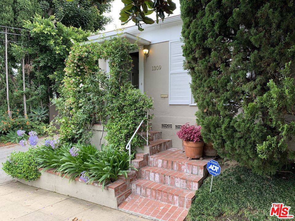 Los Angeles, CA 90024,1309 Warnall AVE