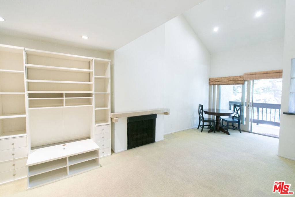 Culver City, CA 90230,13308 Summertime LN