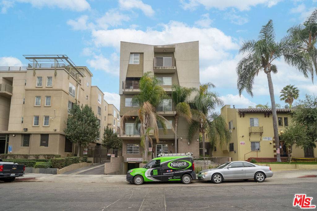 Los Angeles, CA 90005,2864 Sunset PL #201