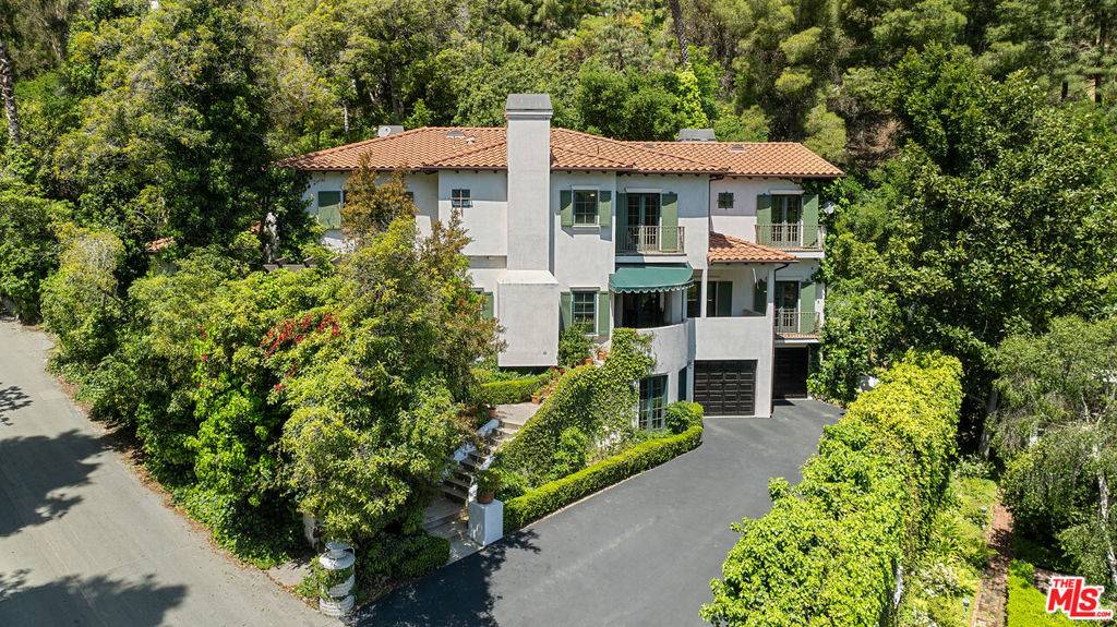 Los Angeles, CA 90077,10685 Somma WAY