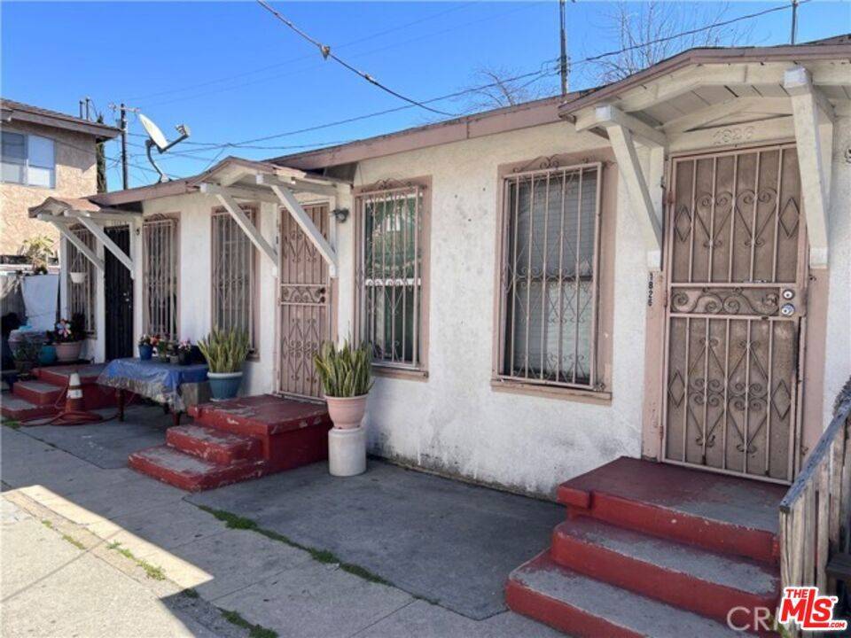 Los Angeles, CA 90006,1826 S Bonnie Brae ST #3/4