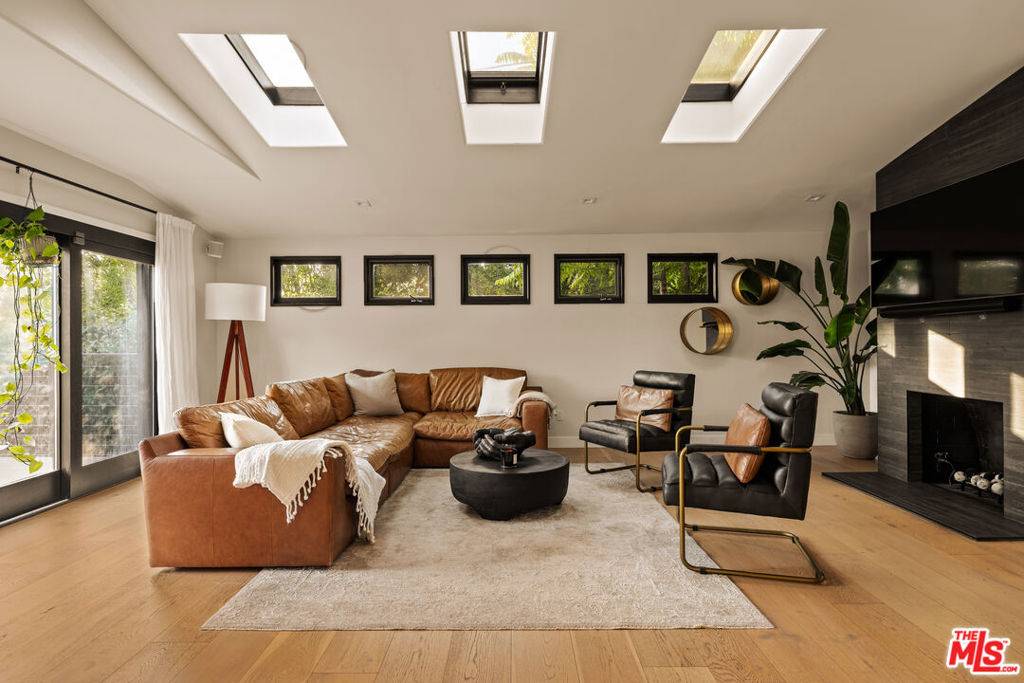 Studio City, CA 91604,3936 Farley CT