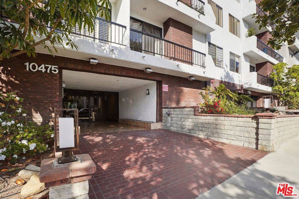 Los Angeles, CA 90024,10475 Eastborne AVE #PH 303