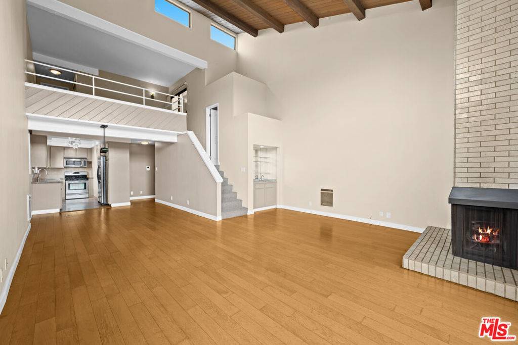 Los Angeles, CA 90066,12957 Bonaparte AVE #1
