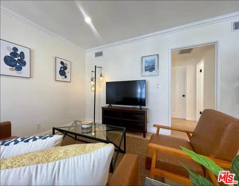 Santa Monica, CA 90402,423 Ocean AVE #14A