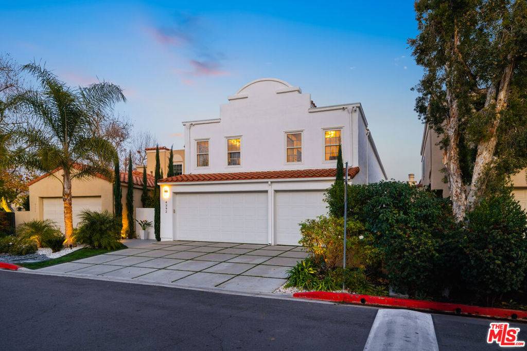 Calabasas, CA 91302,4392 Park Paloma