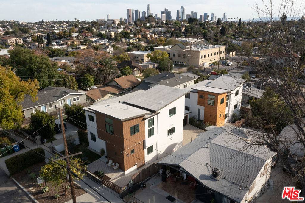 Los Angeles, CA 90026,2512 Berkeley AVE