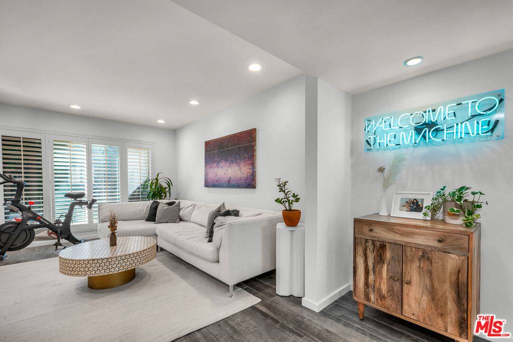 Sherman Oaks, CA 91423,14238 Dickens ST #4