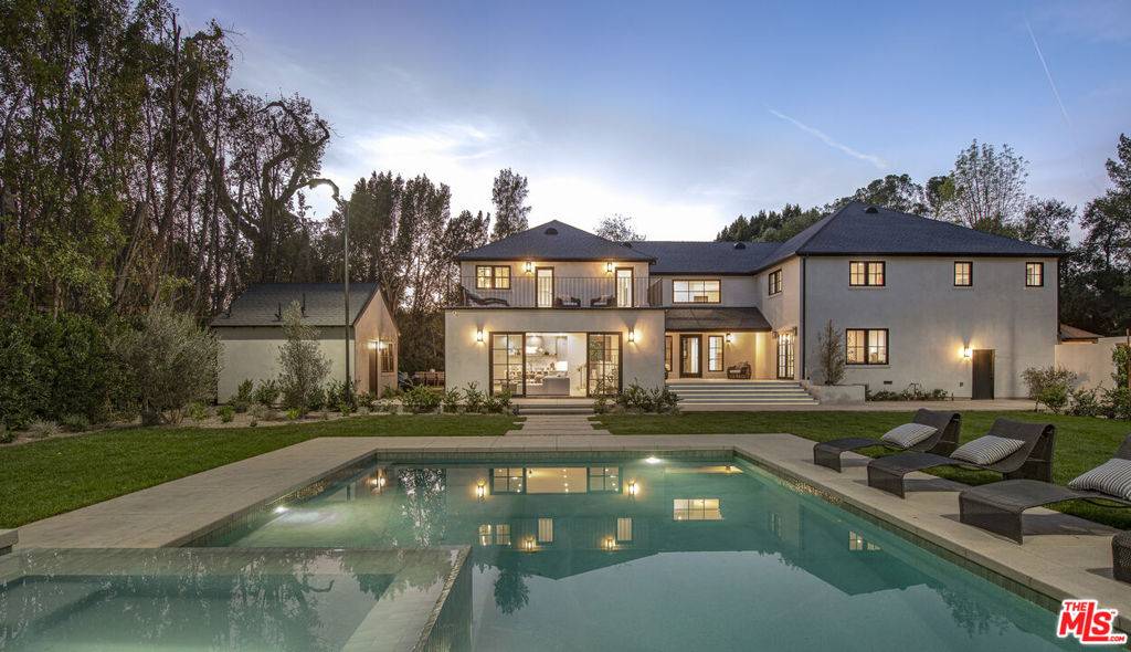 Encino, CA 91316,5445 Encino AVE