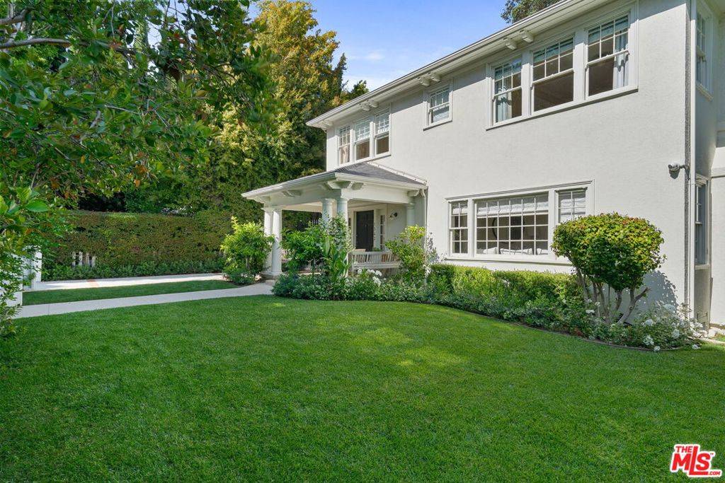 Los Angeles, CA 90046,1542 Courtney AVE