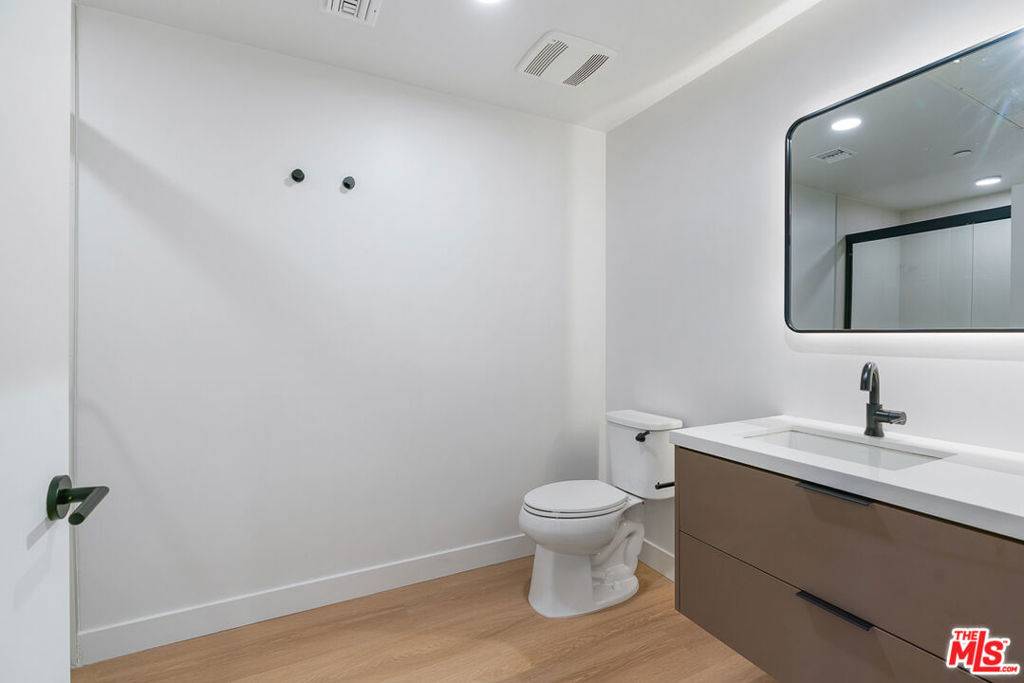 Culver City, CA 90232,10601 Washington BLVD #401