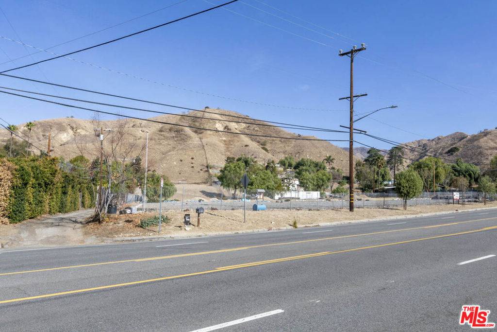 Los Angeles, CA 91342,9955 Foothil