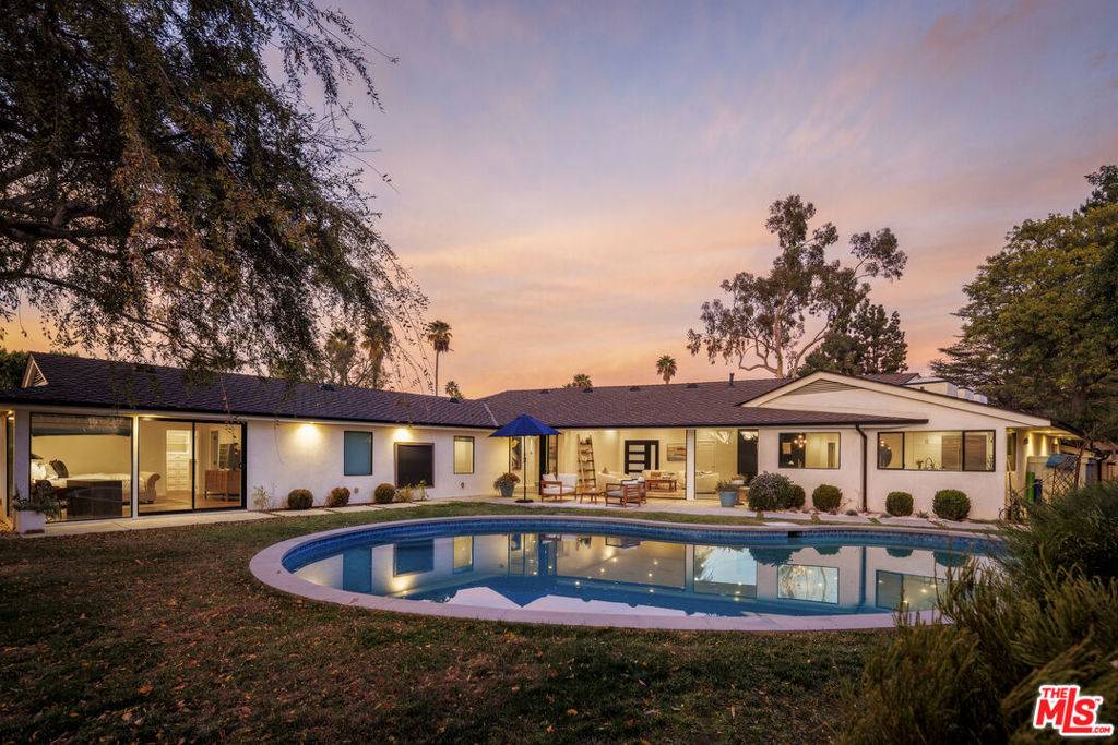 Los Angeles, CA 90077,2239 Stradella RD