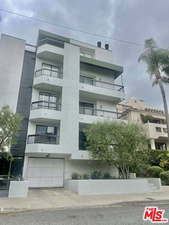 West Hollywood, CA 90069,9033 Vista Grande ST #3