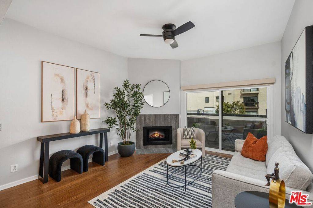 Playa Del Rey, CA 90293,8300 Manitoba ST #320