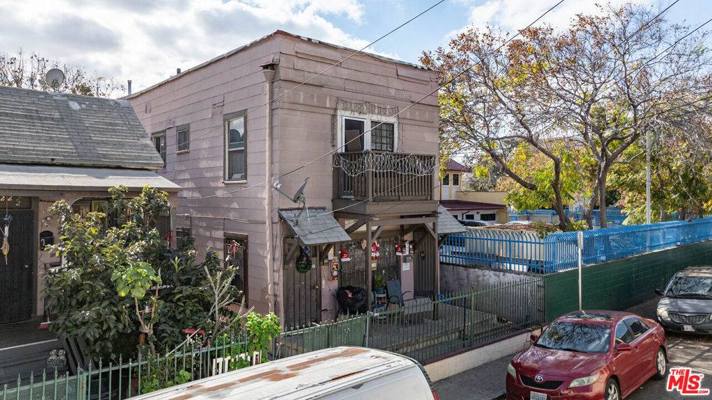 Los Angeles, CA 90015,1422 W 10th PL