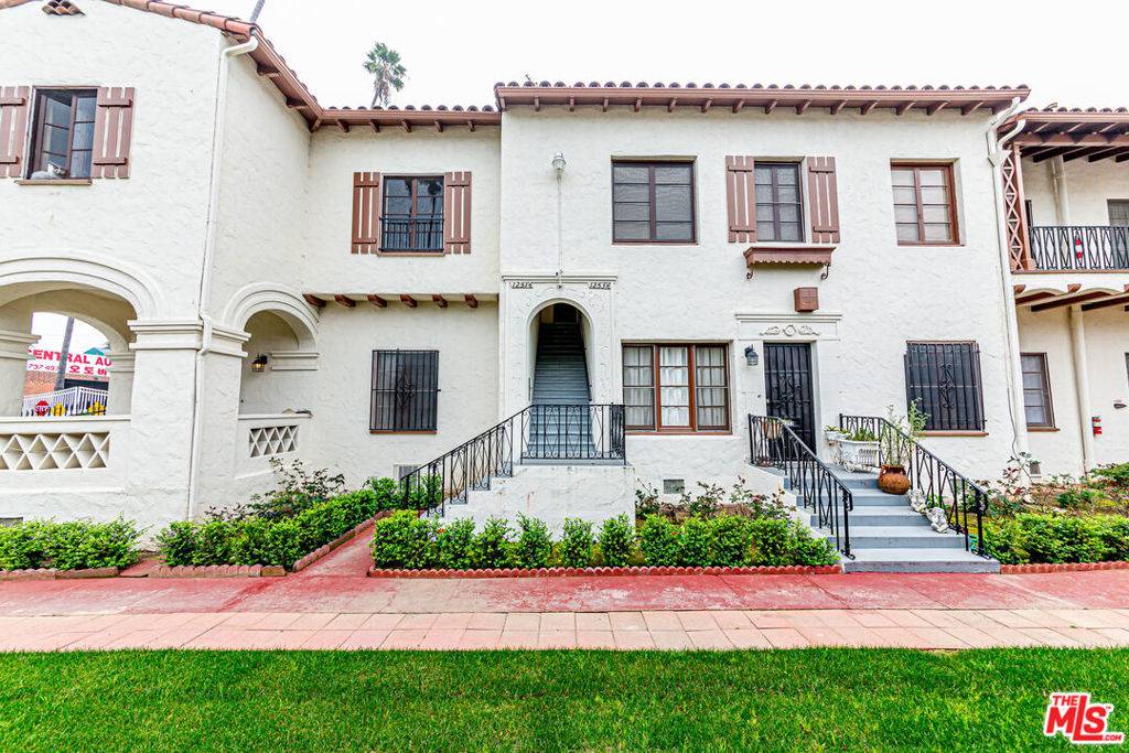 Los Angeles, CA 90019,1251 S Wilton PL