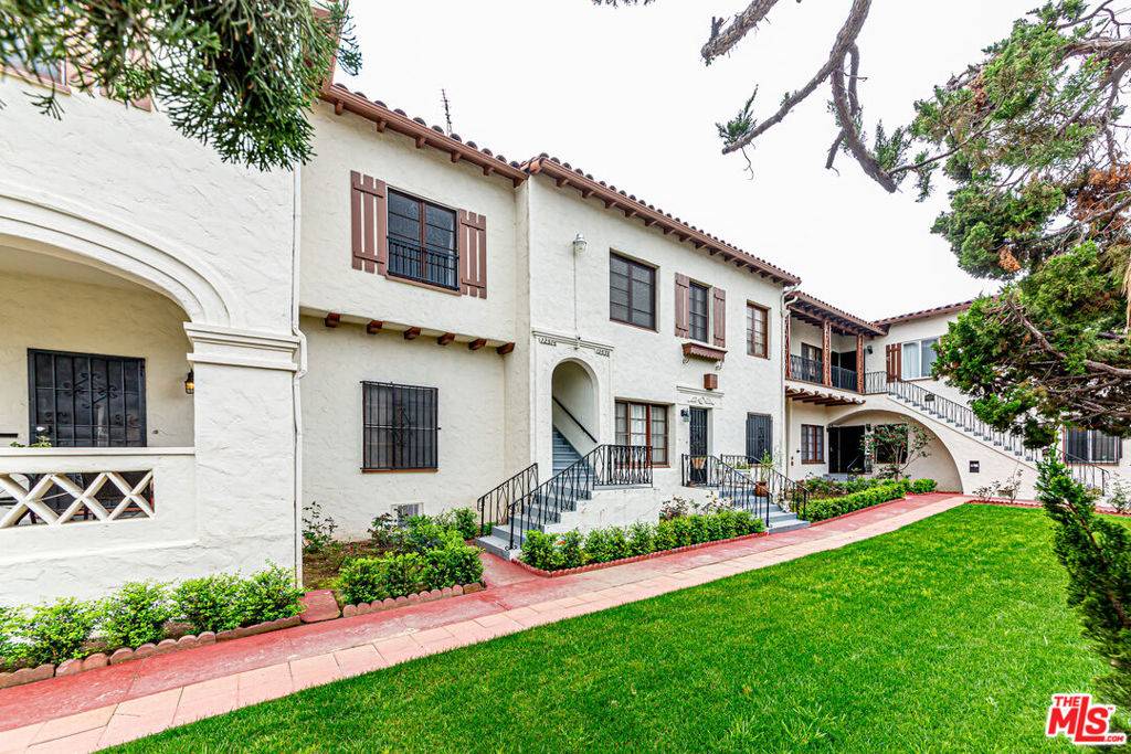 Los Angeles, CA 90019,1251 S Wilton PL