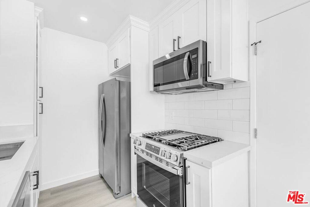 Santa Monica, CA 90404,1817 16th ST #Apt 8