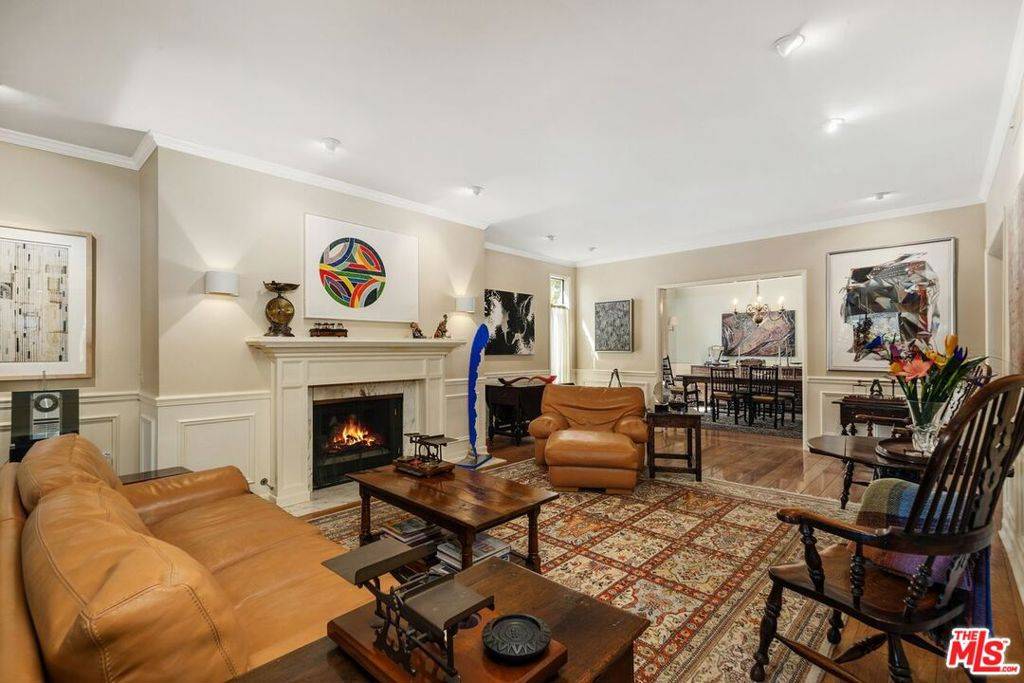 Beverly Hills, CA 90210,455 N Oakhurst DR #A2