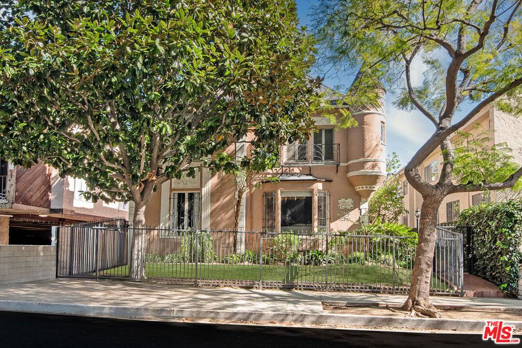 West Hollywood, CA 90069,1248 N Flores ST #2